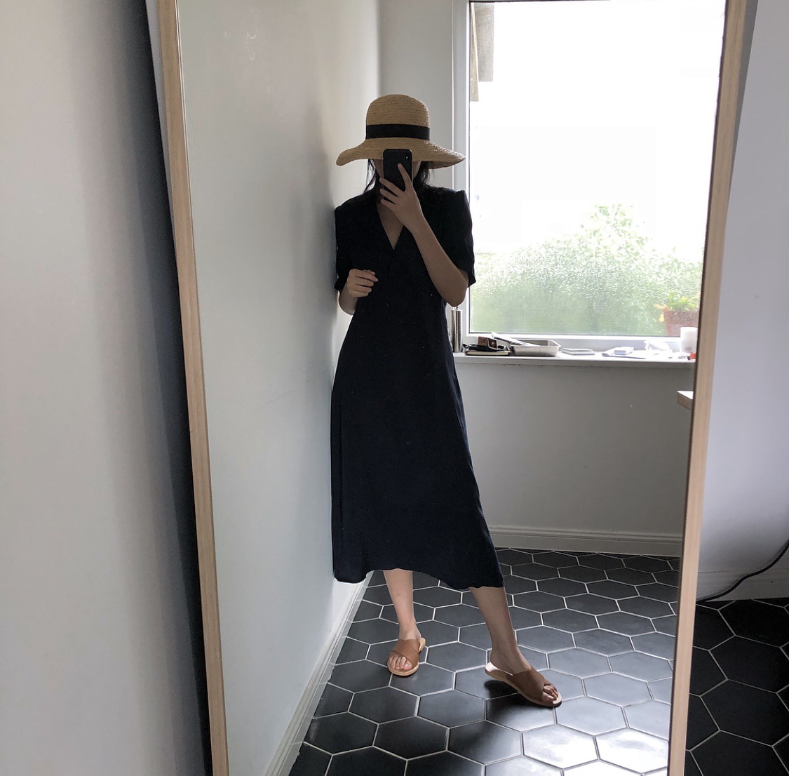 新款韩国简约优雅V领小性感泡泡袖短袖连衣裙高腰品质女(图6)